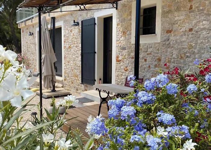 Le Sept Aux Portes Des Calanques *